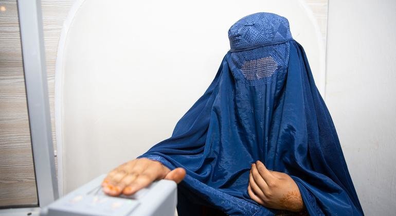 Pakistan : des cartes d’identité biométriques pour les réfugiés afghans